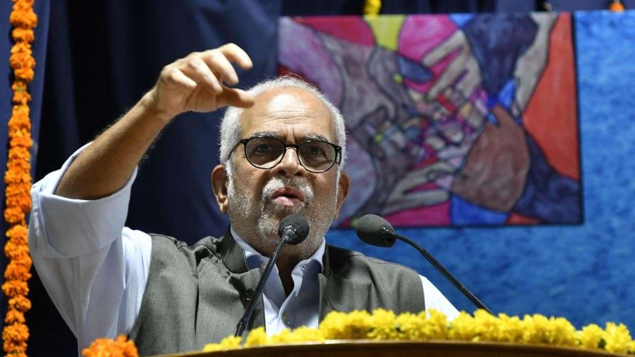 India गठबंधन के उपराष्ट्रपति उम्मीदवार बी सुदर्शन रेड्डी... 
