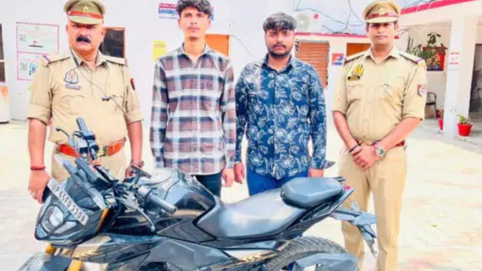 ऑटो सवार महिला पर टिप्‍पणी करना युवकों को पड़ा भारी, दो आरोपी गिरफ्तार