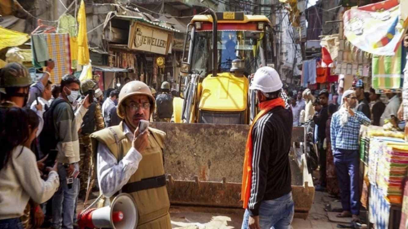 ईद के बाद दालमंडी में फिर शुरू होगा ध्‍वस्‍तीकरण अभियान, कई भवनों की हो चुकी रजिस्‍ट्री