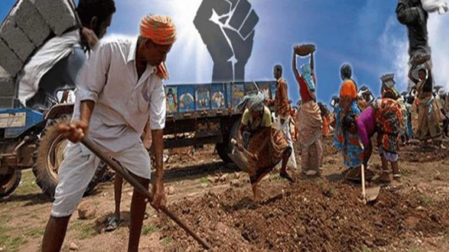 विश्‍व मजदूर दिवस पर पीएम आदर्श गांव में बुलंद की आवाज, मजदूरी  बढ़ाने की उठाई मांग