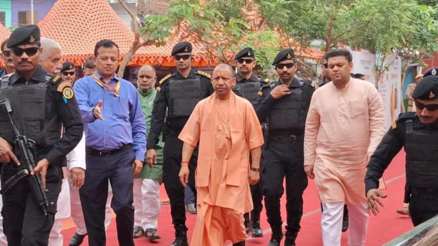 CM योगी का दो दिवसीय वाराणसी दौरा, कानून व्‍यवस्‍था और विकास कार्यों की करेंगे समीक्षा