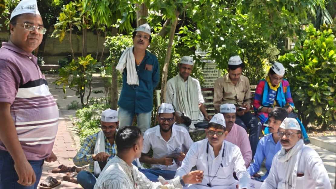 नीट पेपर लीक के विरोध में AAP की प्रार्थना सभा, छात्रों के समर्थन में उठाई निष्पक्ष परीक्षा की मांग...