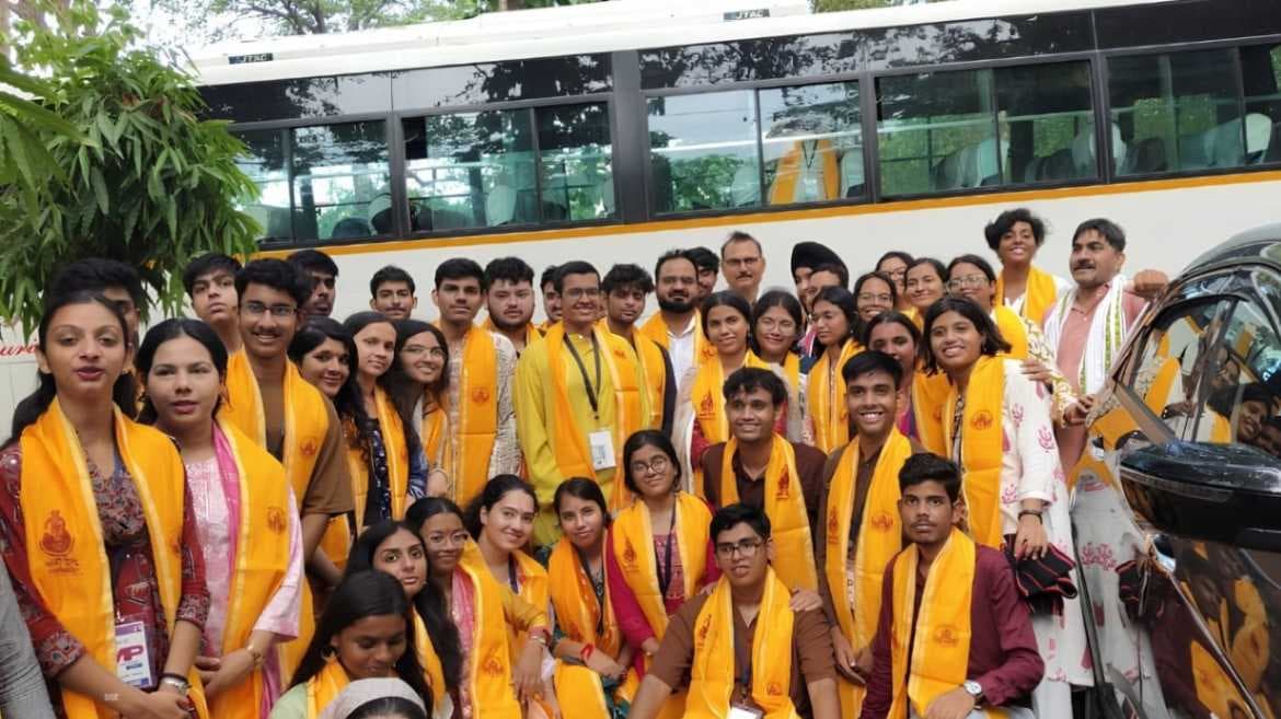 MP LEAD फ़ेलो ने किया BHU का दौरा, विश्वविद्यालय की प्रशासनिक व्यवस्था और समृद्ध विरासत को जाना...