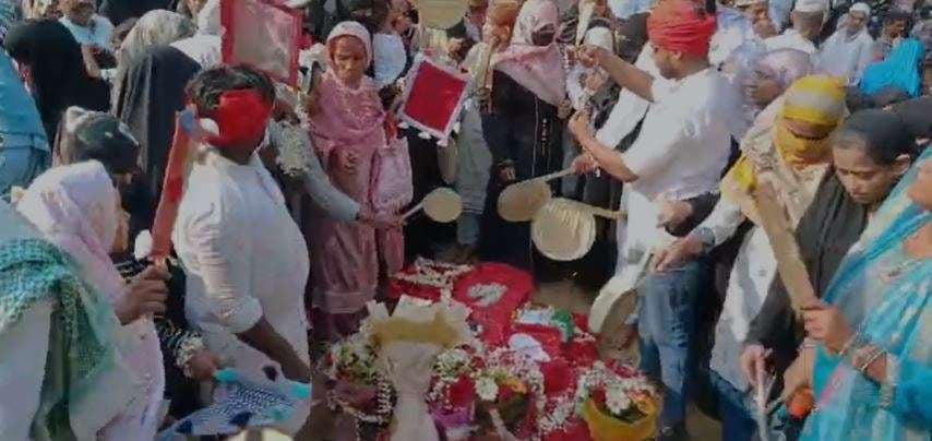 गाजी मियां दरगाह में मेदनी और पलंग-पीढ़ी की रस्म, अकीदत के साथ हुआ सम्पन्न