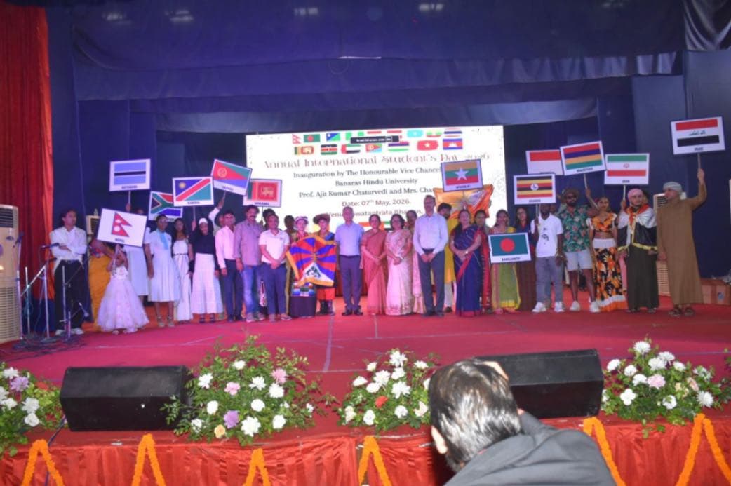 काशी हिन्दू विश्वविद्यालय में वार्षिक अंतरराष्ट्रीय छात्र दिवस का आयोजन, 40 देशों की सांस्कृतिक विविधता से सजा स्वतंत्रता भवन…