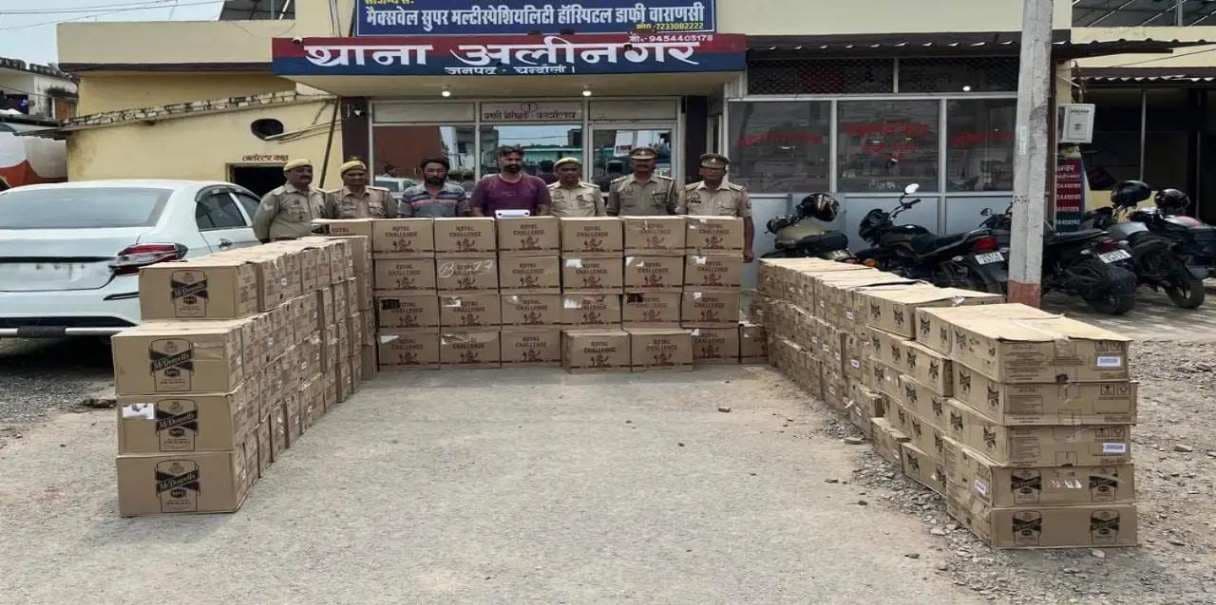 पंजाब से बनारस होकर बिहार भेजी जा रही डेढ़ करोड़ की अंग्रेजी शराब संग दो तस्कर गिरफ्तार