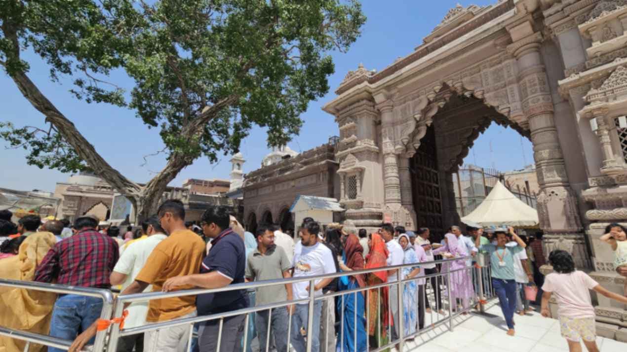 भीषण गर्मी में ‘बाबा दरबार’ में राहत, काशी विश्वनाथ में हाईटेक इंतज़ाम
