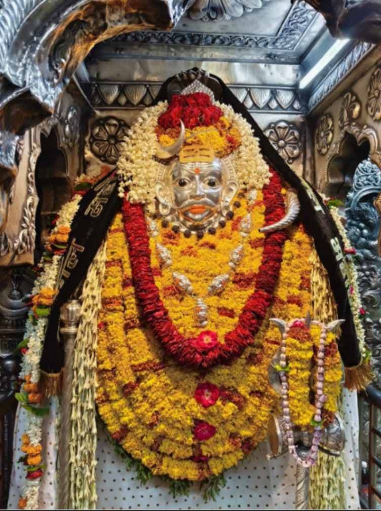 काल भैरव मंदिर में दलालों पर सख्ती, बढ़ेगी CCTV निगरानी: मोबाइल बाहर रख एक घंटा गर्भगृह से दर्शन की तैयारी –महंत परिवार...
