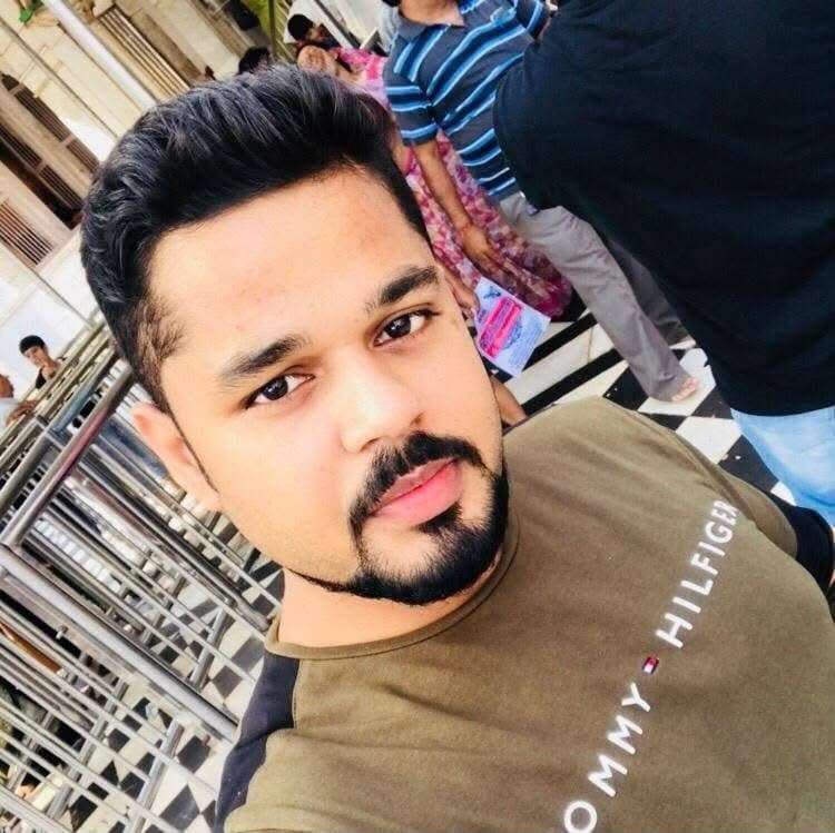 दुकान में फंदे से लटका मिला लोहा कारोबारी का शव...