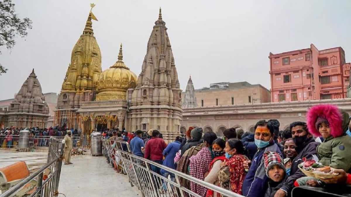 विदाई 2025 - काशी में आस्‍था अपरंपार, सैकड़ों, हजारों नहीं लाखों आस्‍थावान पहुंचे बाबा दरबार