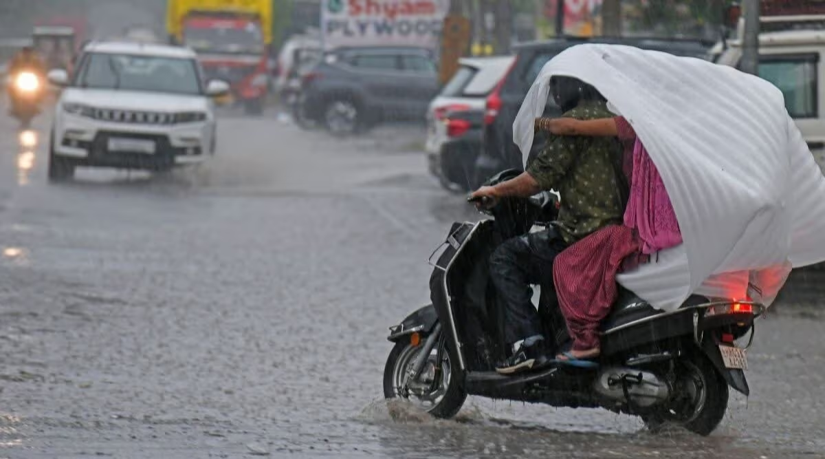 यूपी में तीन दिनों तक गरजेंगे बादल, भारी बारिश का जारी हुआ अलर्ट
