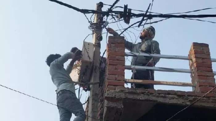 दालमंडी चौड़ीकरण - बिजली विभाग ने काटे 22 घरों के कनेक्शन, 20 लाख था बकाया