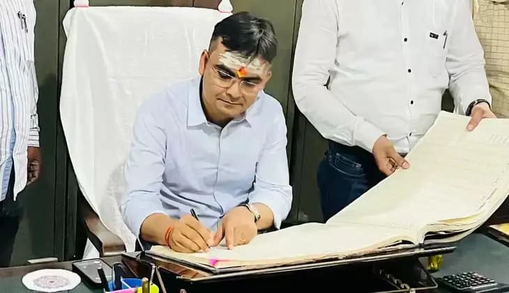 शिक्षा विभाग की समीक्षा में मिली लापरवाही, खंड शिक्षा अधिकारियों का रोका वेतन