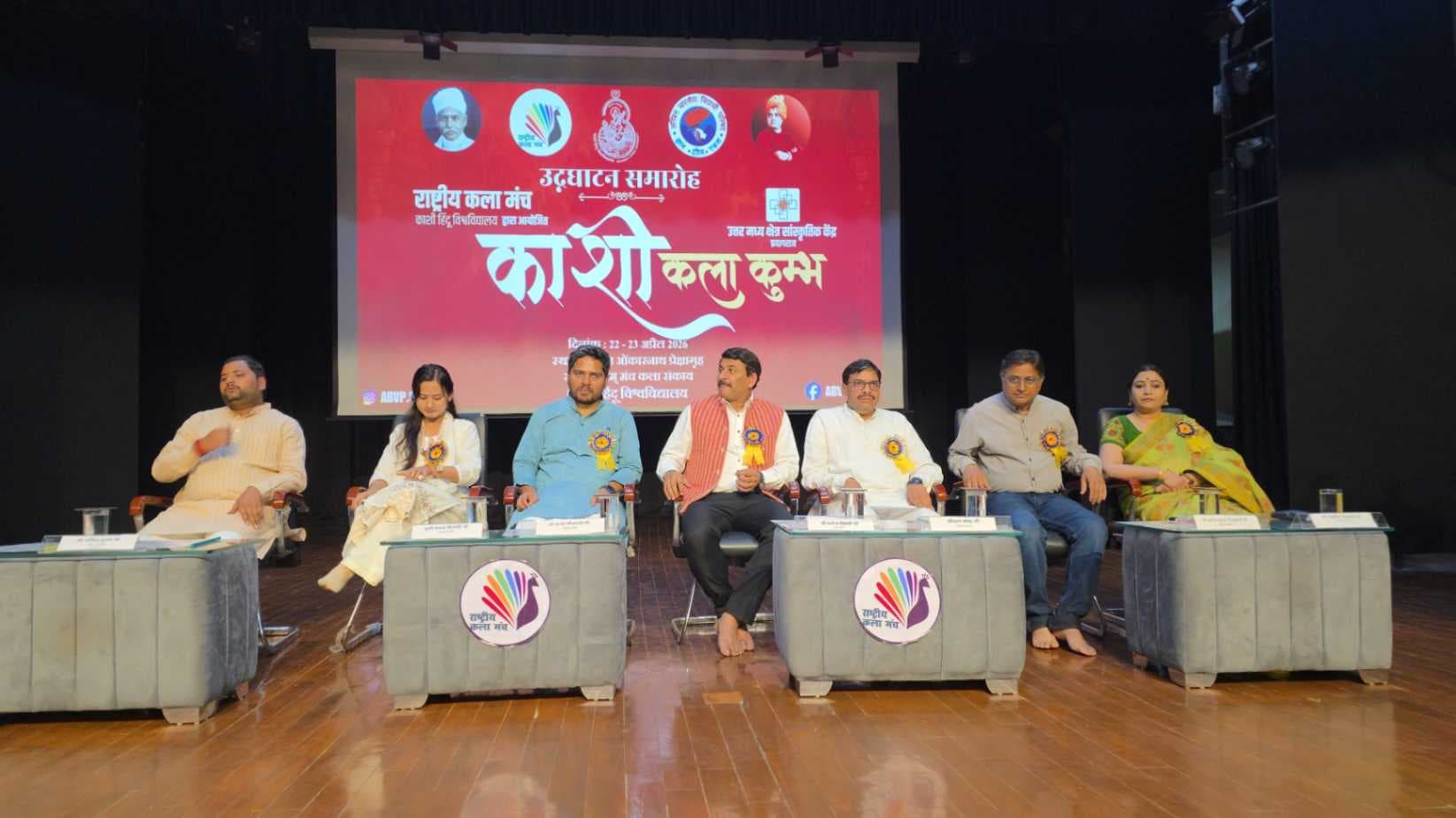 मनोज तिवारी का वाराणसी में सियासी हमला: बोले- ममता दीदी का सिस्टम हिल गया