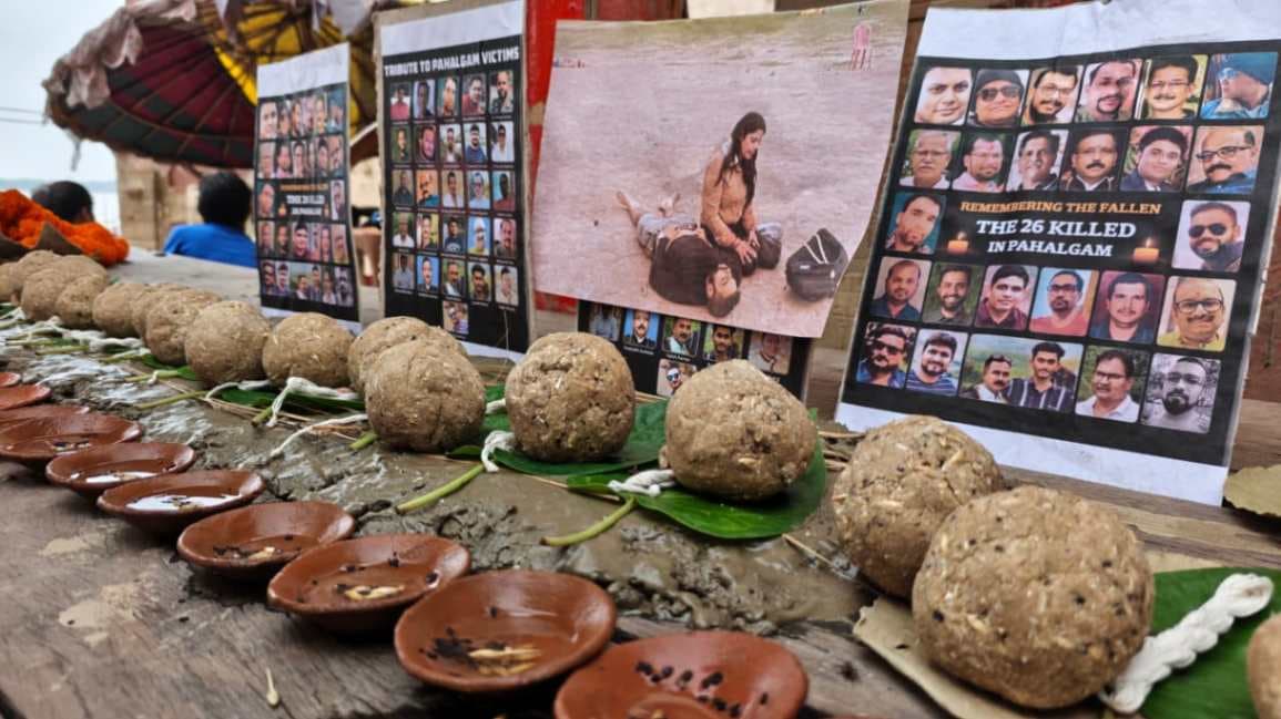 पहलगाम हमले के शहीदों की आत्मा की शांति के लिए तर्पण 