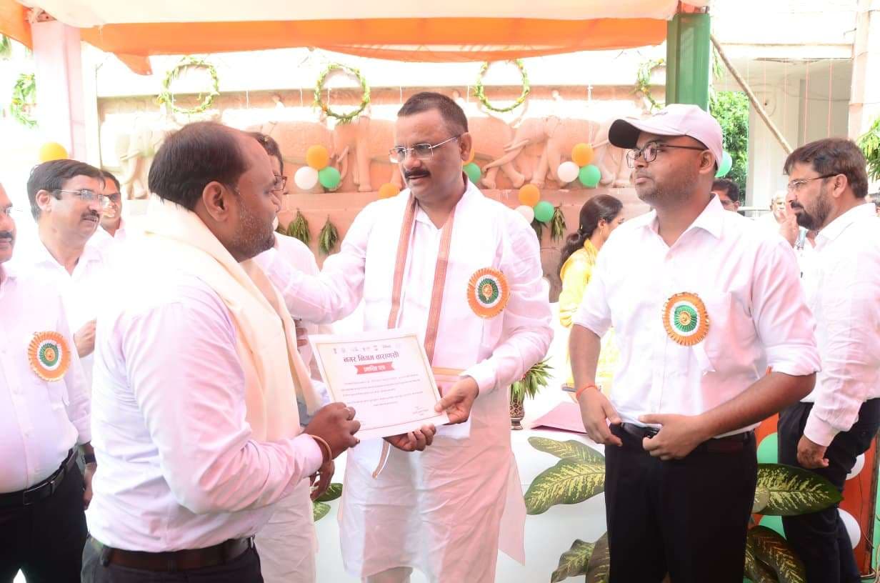 स्वतंत्रता दिवसः नगर निगम मुख्यालय में ध्वजारोहण, महापौर ने उपलब्धियों को किया साझा
