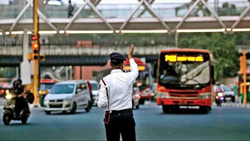 अवैध पार्किंग और यातायात नियमों के उल्‍लंघन के खिलाफ चला विशेष अभियान, कई वाहनों का कटा चालान