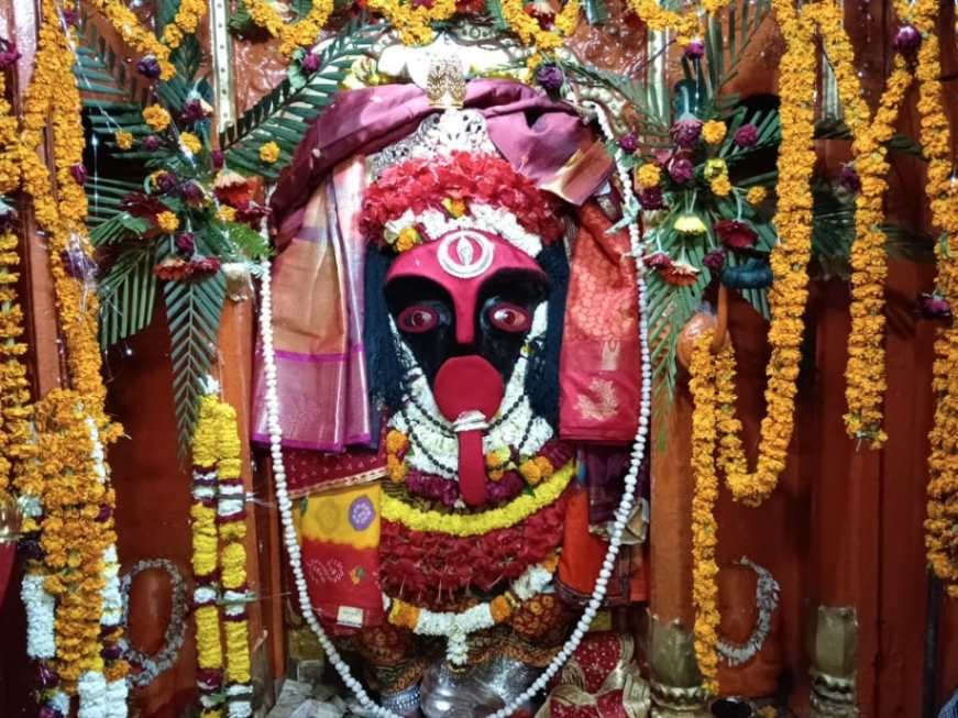 नवरात्र की सप्तमी पर माता कालरात्रि के दर्शन को उमड़े श्रद्धालु
