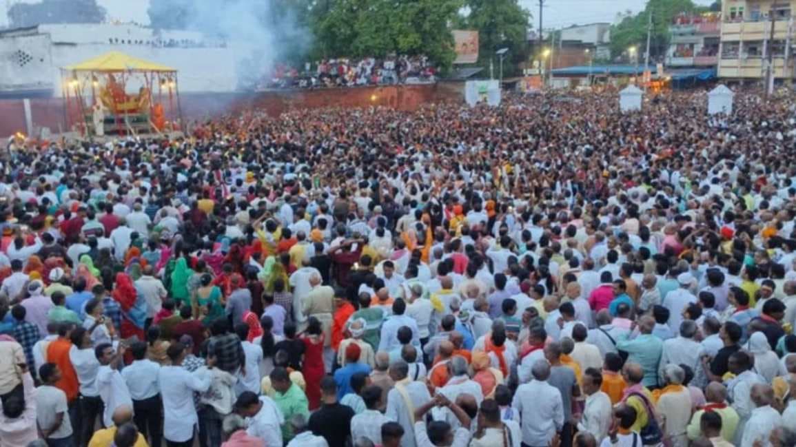 रामनगर में राज्याभिषेक के बाद भोर की आरती में गूंजे जय श्रीराम के जयकारे 
