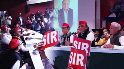 SIR पर फिर छिड़ा सियासी घमासान, सपा ने उठाए कई सवाल
