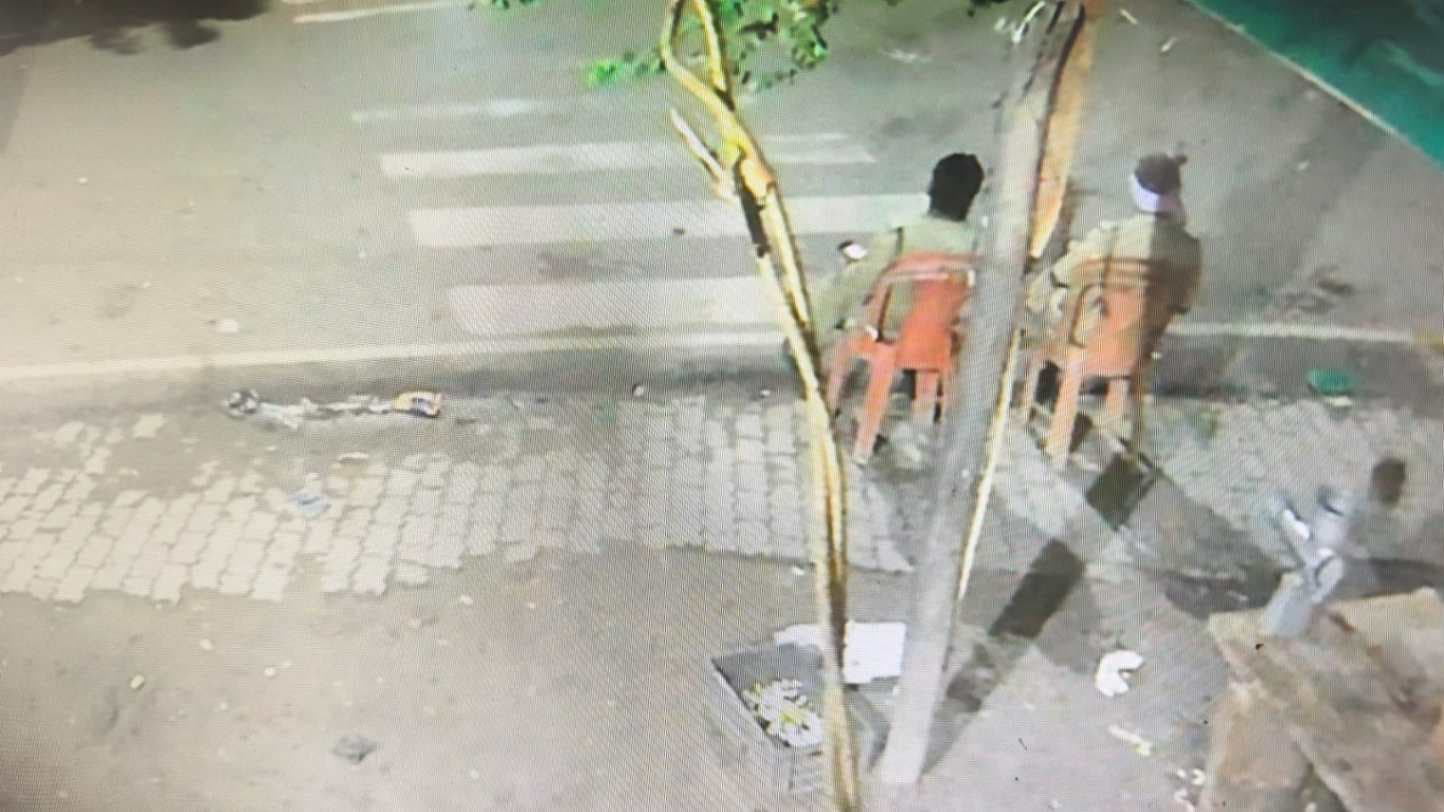 अब अपनी ही कुर्सी तलाशेगी चंदौली पुलिस! चोरों ने कर दी पार 