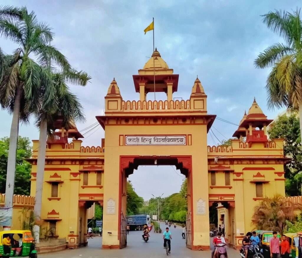 वास्तुविद्या - निर्माण की तकनीक, दिशाओं, ऊर्जा और प्राकृतिक तत्वों संग सामंजस्य का विज्ञान 
