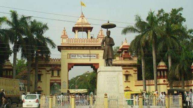 तीन दिन से बीएचयू में छात्र दे रहे धरना, नहीं निकल रहा समाधान 