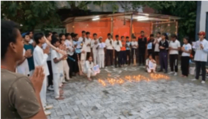 फाइनल से पहले बनारस में भारत की जीत के लिए जले दीये, स्टेडियम में गूंजा हनुमान चालीसा