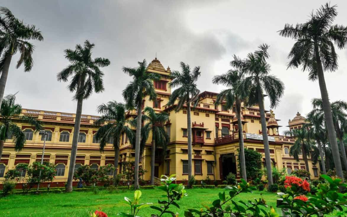BHU के केंद्रीय पुस्तकालय में होगा तकनीकी सुधार, मिलेगी आधुनिक सुविधाएं