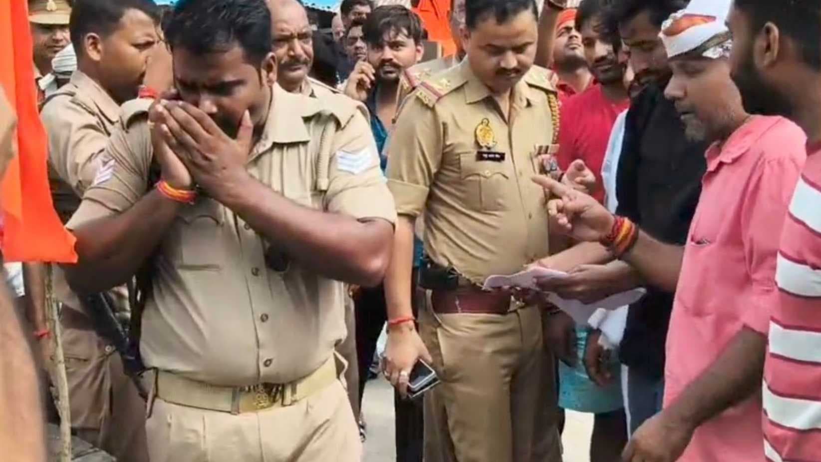 नीले और केसरिया झंडे को लेकर उपद्रव, ACP घायल