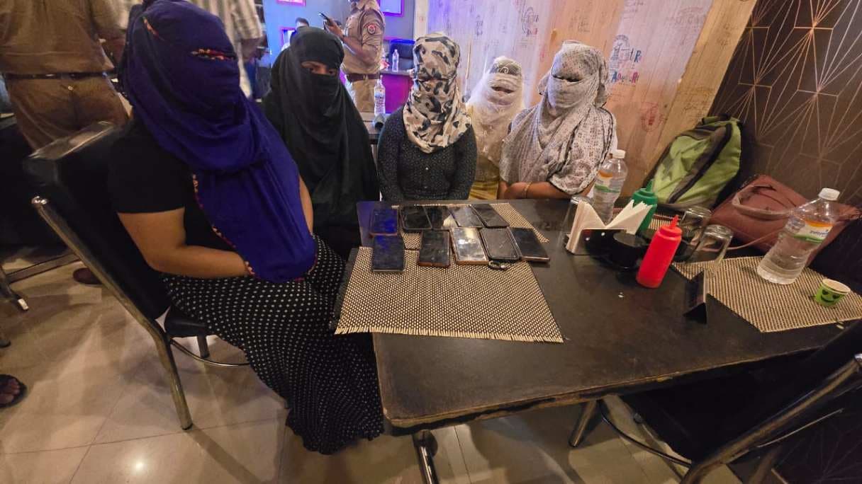 मलदहिया में रेस्टोरेंट की आड़ में अनैतिक धंधे का भंडाफोड़