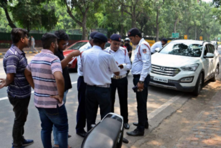 विशेष अभियानः  तीन जिलों में 8,986 वाहनों का चालान कर 1,652 किया सीज,30 लाख जुर्माना भी वसूला 
