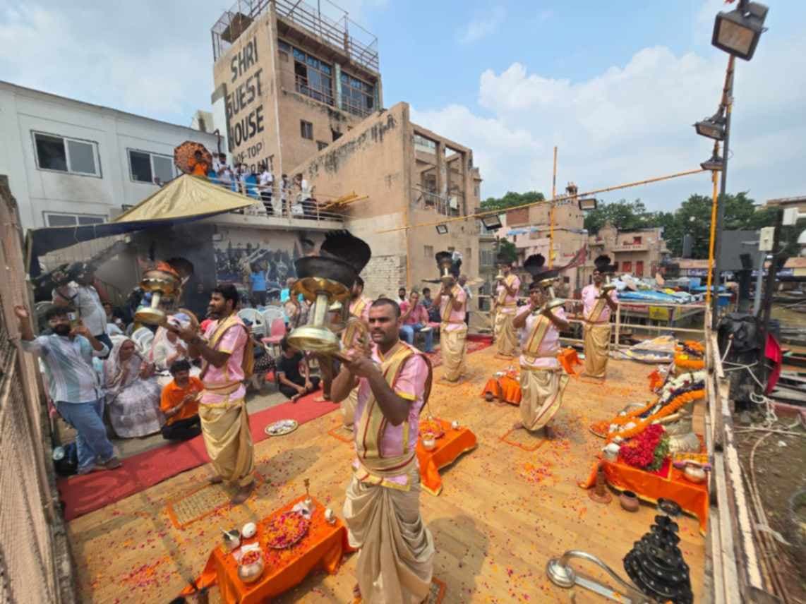 चंद्र ग्रहणः सूतक काल के चलते दिन में हुई विश्व प्रसिद्ध गंगा आरती