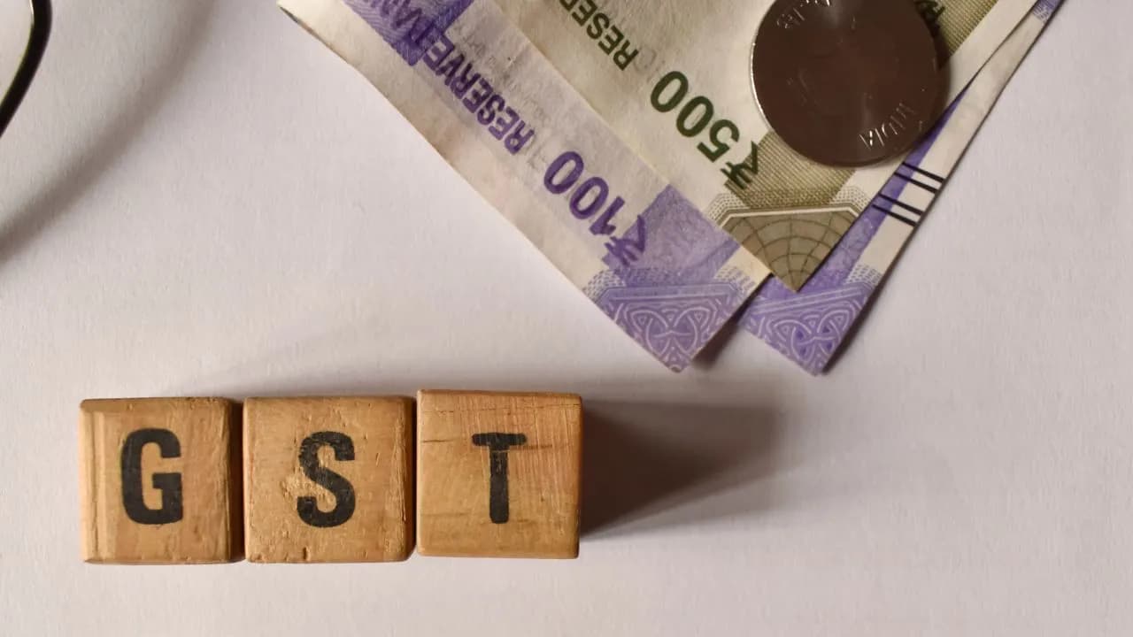 GST सुधार: दूध,टूथपेस्ट,साबुन से लेकर मोबाइल फोन तक, क्या-क्या होगा सस्ता?