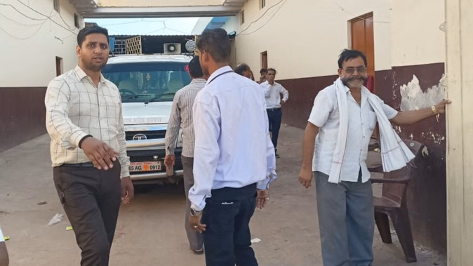 वाराणसी में सुपारी फैक्ट्री से 68 लाख की जीएसटी चोरी का खुलासा
