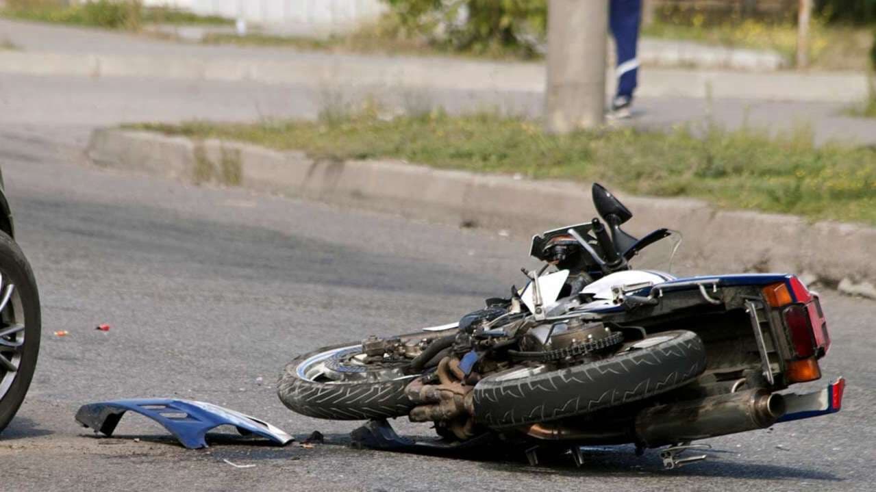 अज्ञात वाहन ने मारी टक्कर, बाइक सवार युवक की हुई मौत