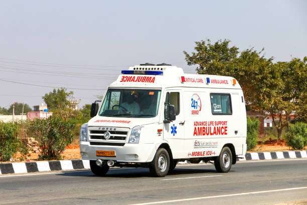 एयर शो के दौरान कई बीमार,  एंबुलेंस से 4 मरीजों को पहुंचाया गया अस्पताल