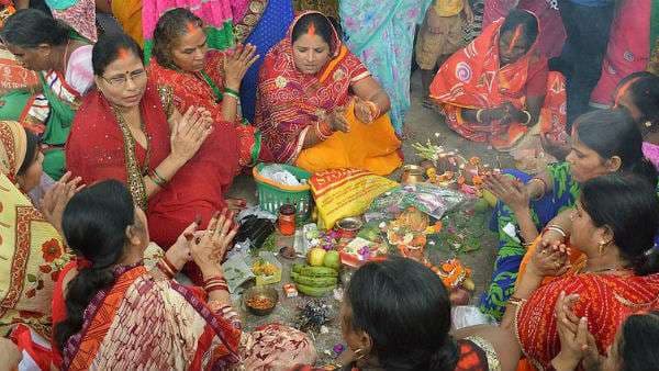 वाराणसी में जिउतिया व्रत की धूम: सतपुतिया 10 रुपये में बिकी, नोनी साग के दाम ने छूआ आसमान
