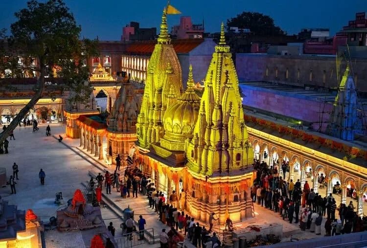 काशी विश्वनाथ मंदिर परिसर में प्लास्टिक हुआ बैन..
