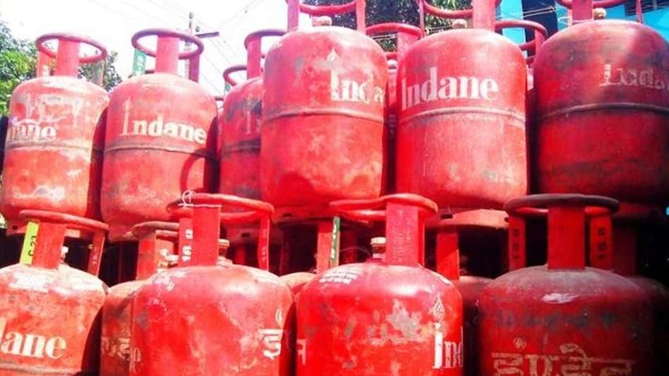 वाराणसी में अब 25 दिनों बाद मिलेगा गैस सिलेंडर, जाने कीमत पर कितना असर