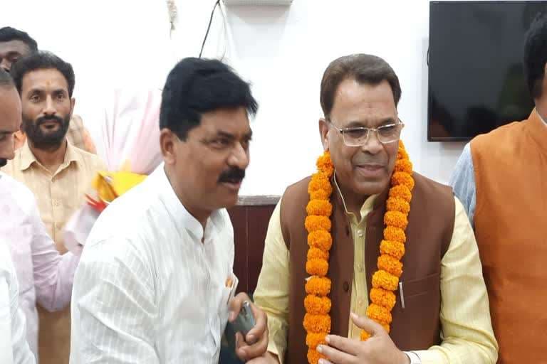 शिक्षित युवा ही देश के भविष्य की कुंजीः राज्यमंत्री नरेंद्र कश्यप