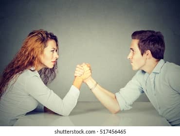 पंजा लड़ाने में हार पर बवाल, वाराणसी में चार पर SC/ST एक्ट के तहत कार्रवाई
