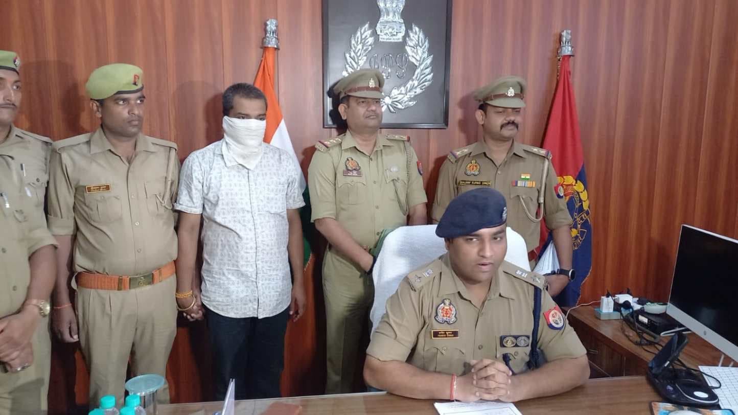 वाराणसी में एक क्विटंल गांजा संग तस्कर गिरफ्तार, 20 लाख है कीमत 
