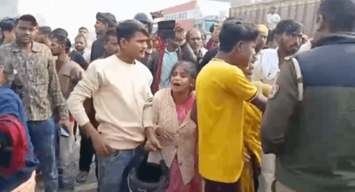 अज्ञात डंपर की टक्कर से साइिकल सवार की मौत, क्षुब्ध ग्रामीणों ने घंटों नेशनल हाइवे किया जाम

