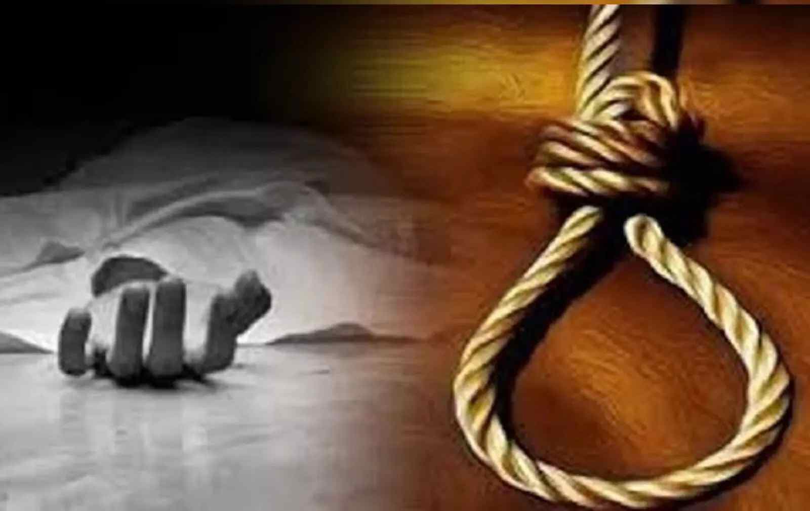 पिटाई से आहत युवक ने लगा ली फांसी, लिखा सुसाइड नोट 