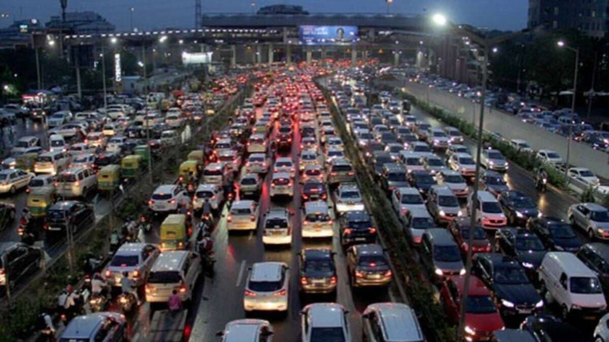 देव दीपावली  - ट्रैफिक का वृहद प्लान, घर से निकलने से पहले रखें इन बातों का ध्यान 