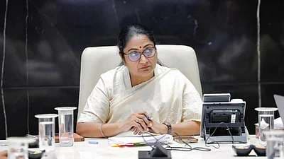 दिल्ली CM पर हमले के बाद हटाए गए पुलिस कमिश्नर