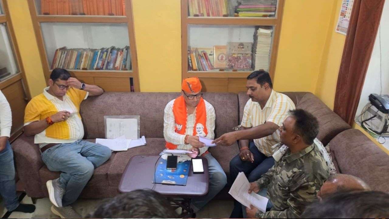 पेइंग गेस्ट और होम स्टे संचालकों ने विधायक से की मुलाकात, उत्पीड़न का आरोप