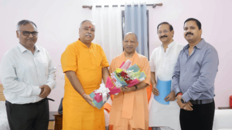 मुख्यमंत्री योगी से मिला वाराणसी सर्राफा एसोसिएशन,  सुरक्षा को लेकर सौंपा ज्ञापन, पात्र कारोबारियों को शस्त्र लाइसेंस देने की उठाई मांग...