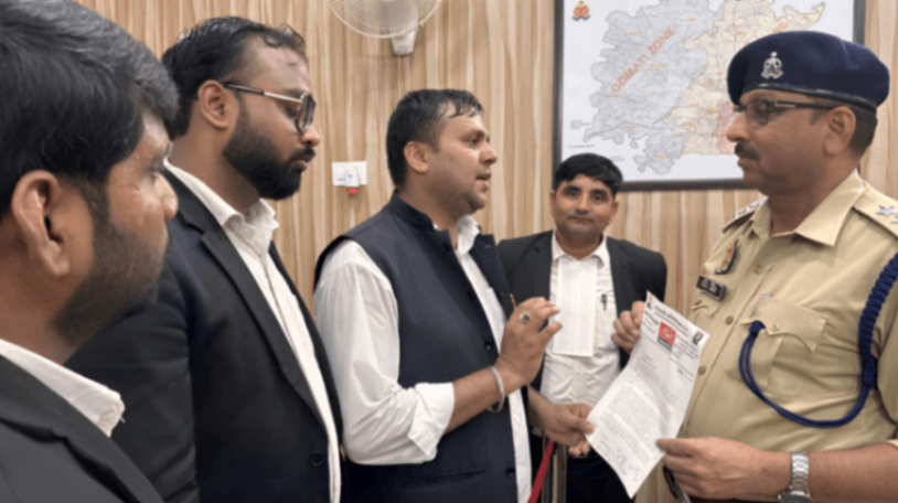 वाराणसी में सपा के मुखिया पर टिप्पणी का विरोध, भाजपा प्रवक्ता के खिलाफ पुलिस कमिश्नर को सौंपा ज्ञापन...